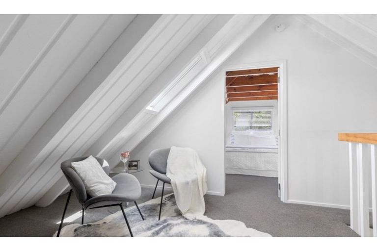 Photo of property in 1/5 Scarlock Avenue, Browns Bay, Auckland, 0630