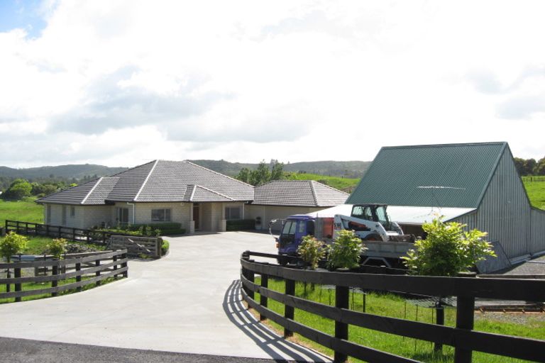 Photo of property in 506 Ponga Road, Opaheke, Papakura, 2584