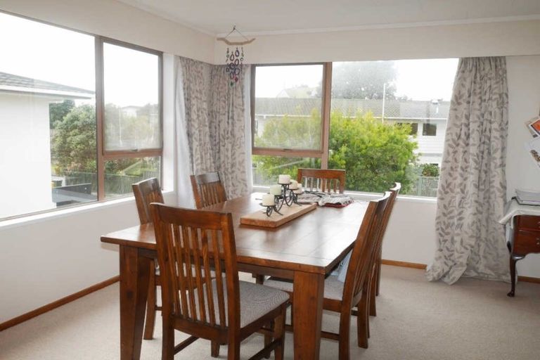 Photo of property in 29 Frimley Terrace, Waikanae Beach, Waikanae, 5036
