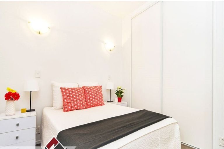 Photo of property in Guardian Apartments, 324/105 Queen Street, Auckland Central, Auckland, 1010