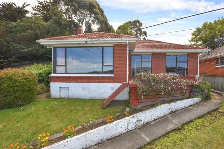 Photo of property in 44 Waldron Crescent, Green Island, Dunedin, 9018