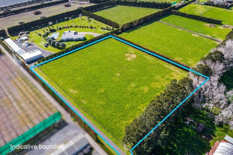 Photo of property in 42 Taupaki Road, Taupaki, 0782