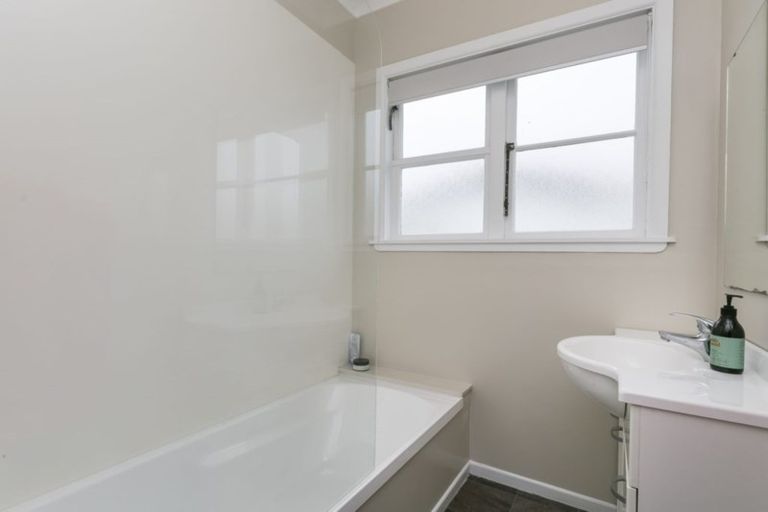 Photo of property in 30 Dr Taylor Terrace, Johnsonville, Wellington, 6037