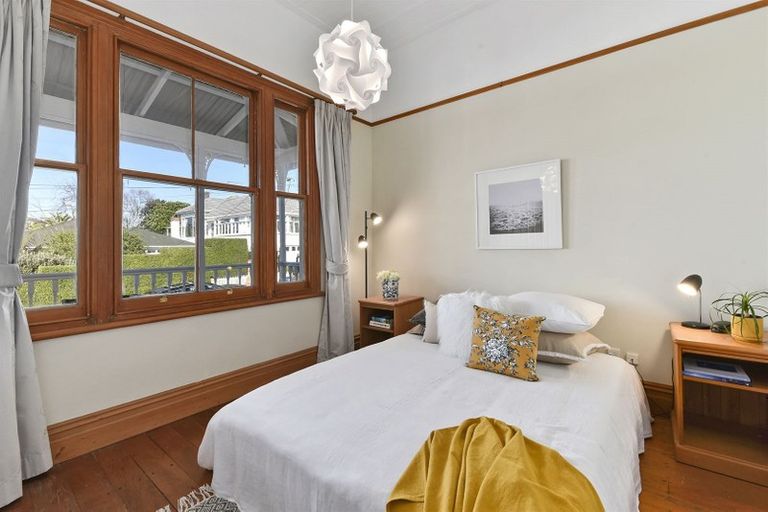 Photo of property in 17 St Aubyn Street, Devonport, Auckland, 0624