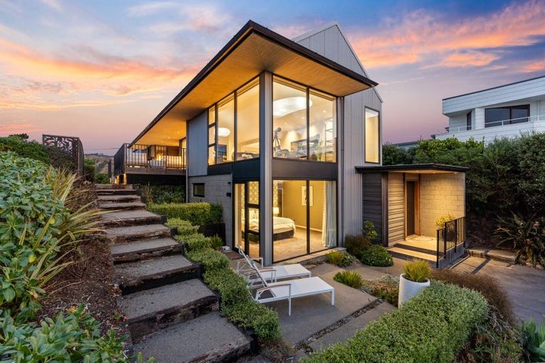 Photo of property in 15 Karekare Road, Raumati South, Paraparaumu, 5032