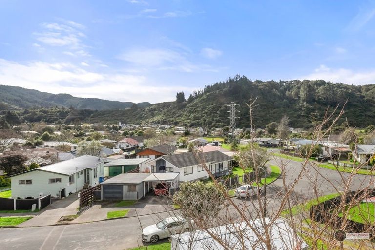Photo of property in 5 Jasper Grove, Birchville, Upper Hutt, 5018