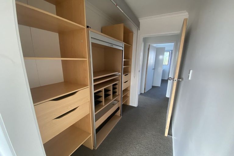 Photo of property in 54 Redoubt Road, Clover Park, Auckland, 2105