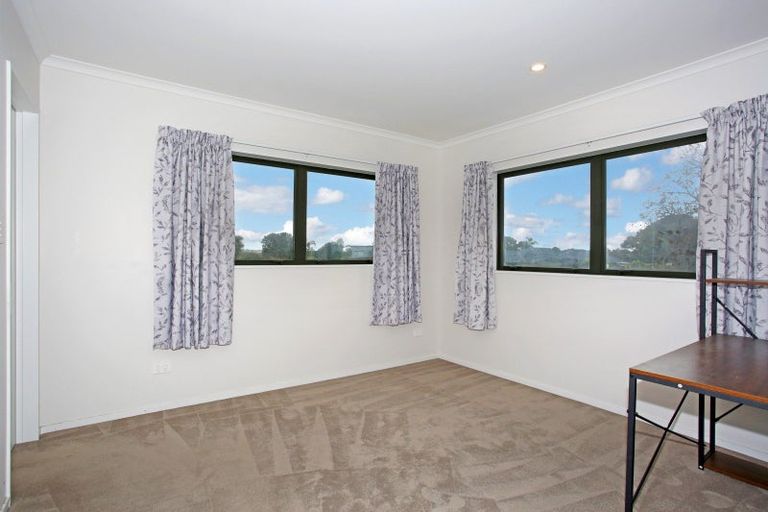 Photo of property in 112a Longford Park Drive, Takanini, 2112