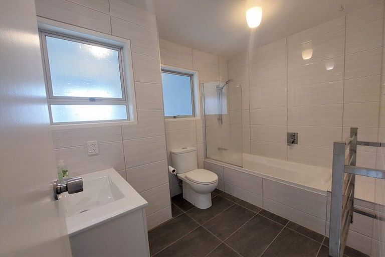 Photo of property in 5/60 West Coast Road, Glen Eden, Auckland, 0602