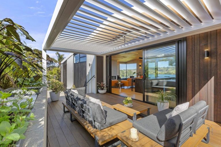 Photo of property in 21 Point Street, Raglan, 3225