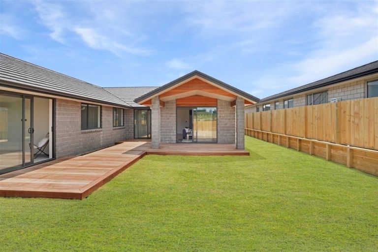 Photo of property in 4 Paiaka Place, Rototuna North, Hamilton, 3210