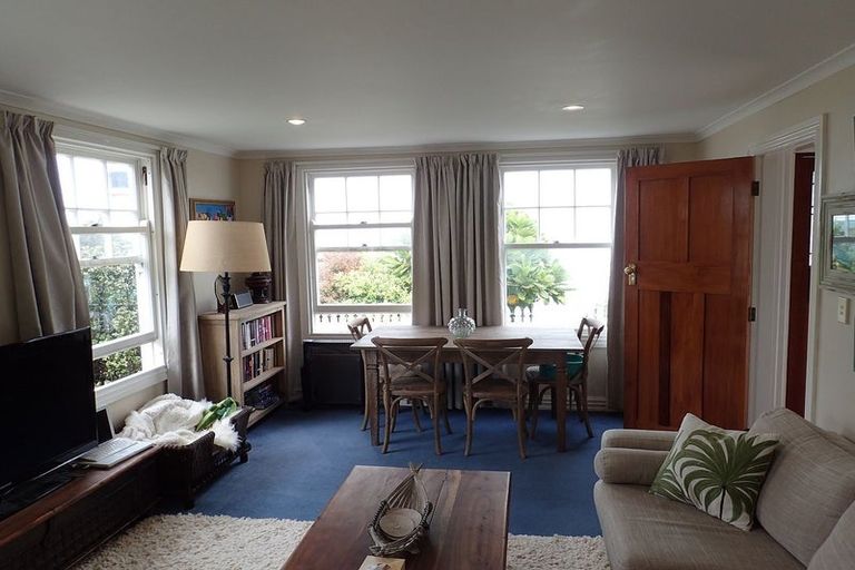 Photo of property in 10 Somerset Avenue, Newtown, Wellington, 6021