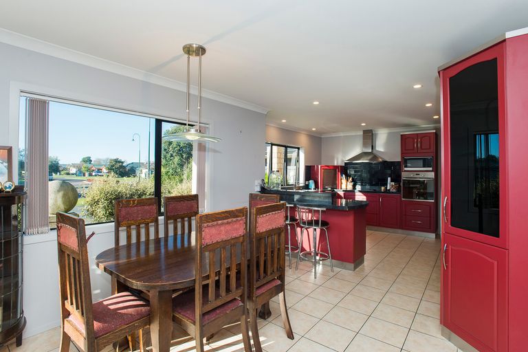 Photo of property in 17 Pohutukawa Grove, Lytton West, Gisborne, 4010