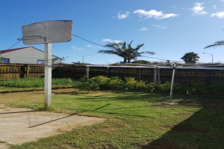 Photo of property in 49 Dissmeyer Drive, Clover Park, Auckland, 2019