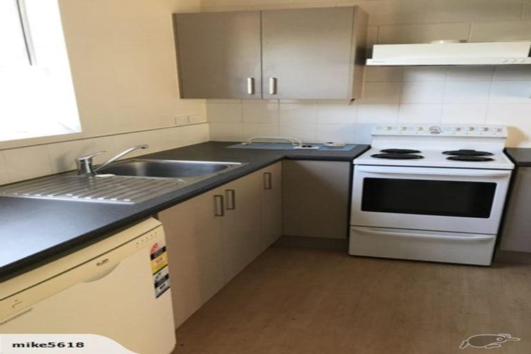 Photo of property in 2/14 Church Square, Addington, Christchurch, 8024