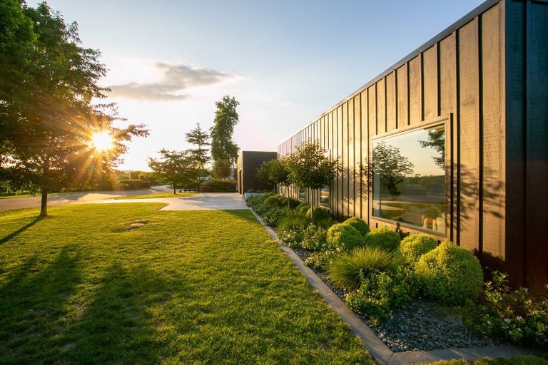 Photo of property in 1/45 Saint Kilda Road, Cambridge, 3434