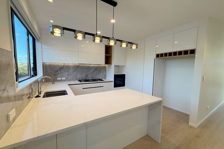 Photo of property in 147 Weatherly Road, Torbay, Auckland, 0630