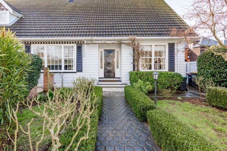Photo of property in 1/414 Memorial Avenue, Burnside, Christchurch, 8053