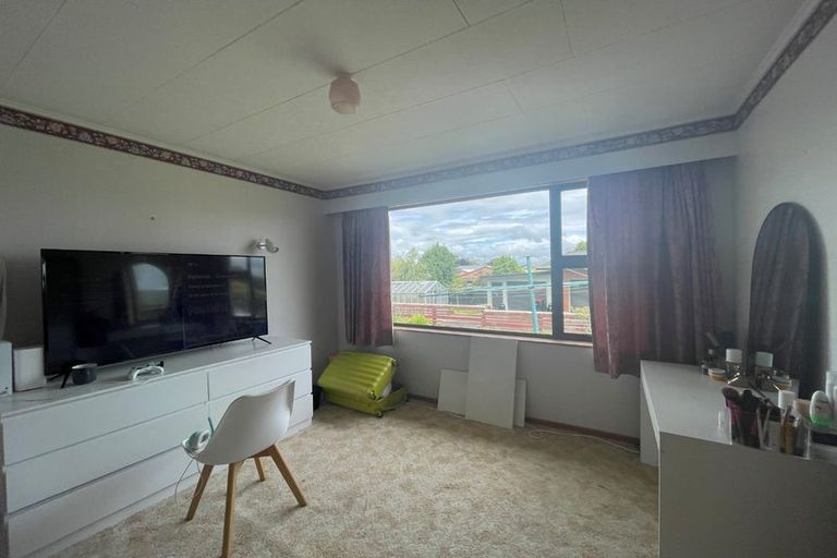 Photo of property in 15 Russell Street, Winton, 9720