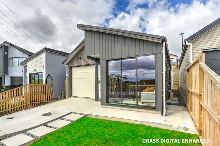 Photo of property in 61 Puwha Street, Massey, Auckland, 0614