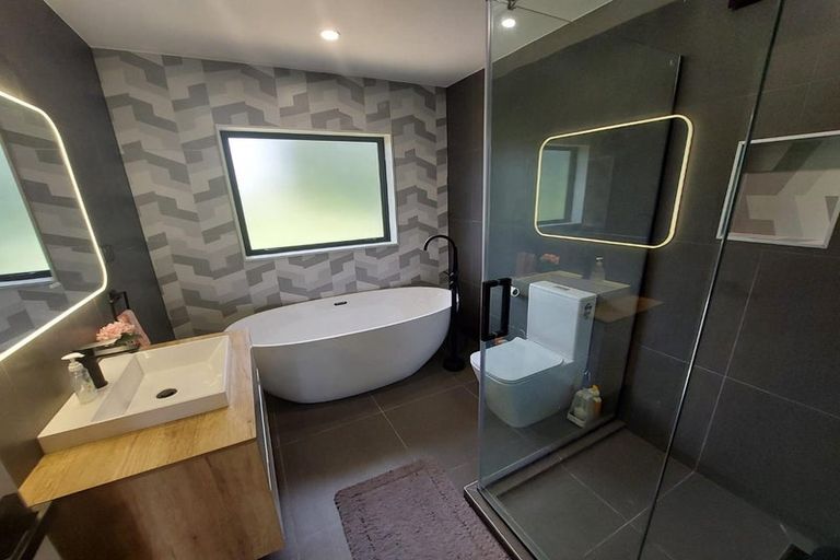 Photo of property in 6 Arataki Way, Glen Eden, Auckland, 0602