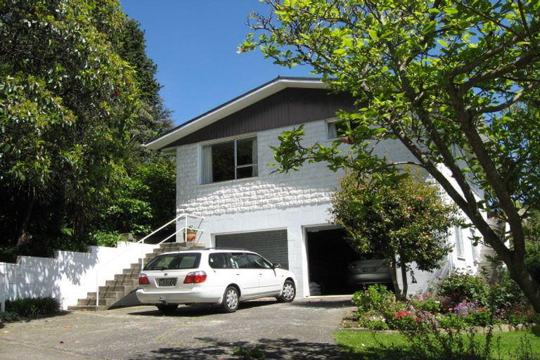 Photo of property in 71 Durham Street, Picton, 7220