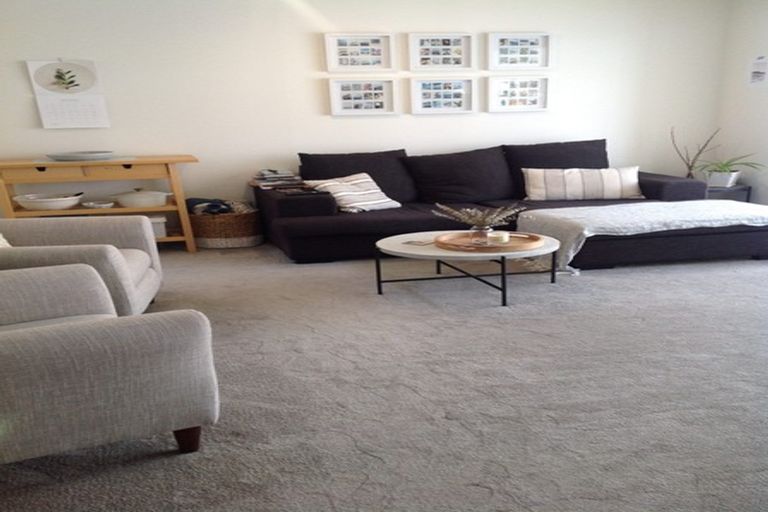 Photo of property in 2/221 Hurstmere Road, Takapuna, Auckland, 0622