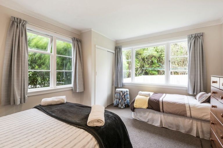 Photo of property in 30 Lyndhurst Road, Tawa, Wellington, 5028