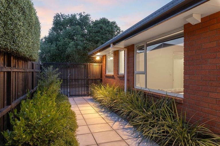 Photo of property in 23a Woodville Street, Edgeware, Christchurch, 8013