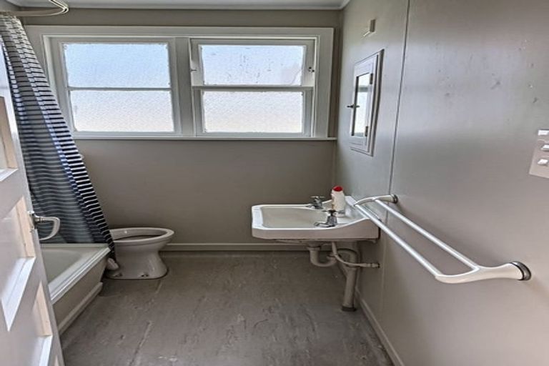 Photo of property in 4 Bertram Grove, Naenae, Lower Hutt, 5011