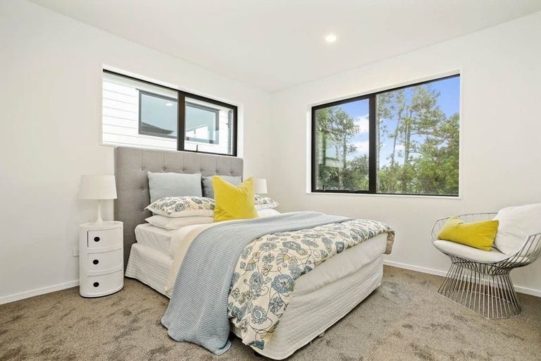 Photo of property in 27c Taipari Road, Te Atatu Peninsula, Auckland, 0610