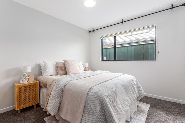 Photo of property in 2/25 Vincent Street, Waterloo, Lower Hutt, 5011