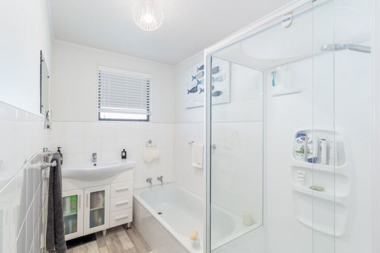 Photo of property in 2/8 Murray Street, Wallaceville, Upper Hutt, 5018