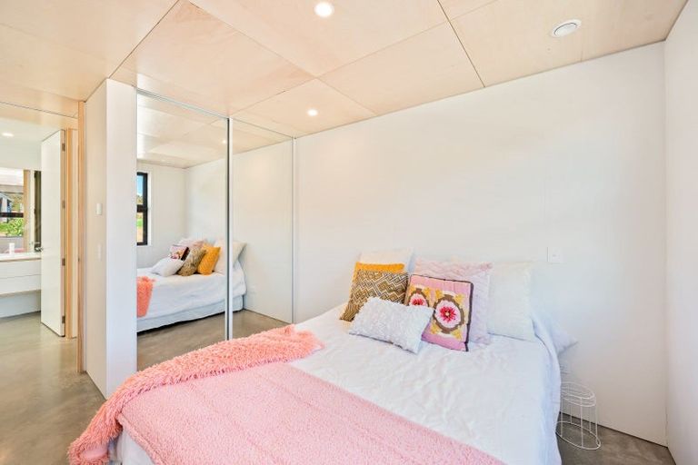 Photo of property in 6 Pounamu Avenue, Albert Town, Wanaka, 9305