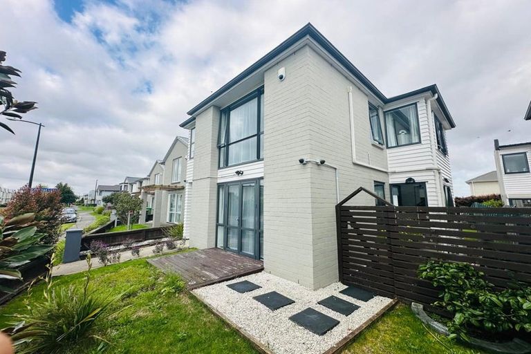 Photo of property in 10 Hopuni Way, Takanini, 2112