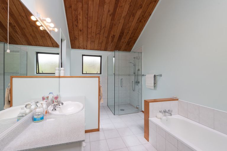 Photo of property in 15 Rangitane Loop Road, Kerikeri, 0294