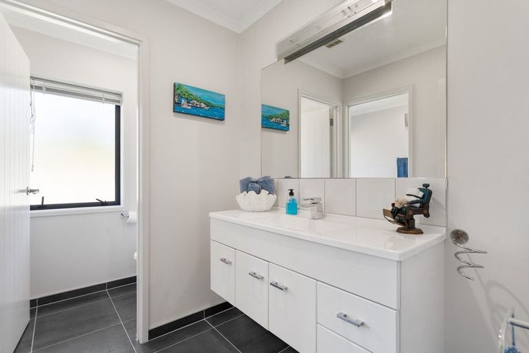 Photo of property in 7 The Glade, Carterton, 5713