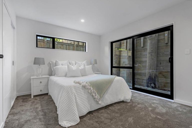 Photo of property in 8b South Lynn Road, Titirangi, Auckland, 0604