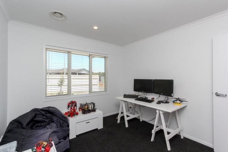 Photo of property in 53 Fernbrook Drive, Hurworth, New Plymouth, 4310