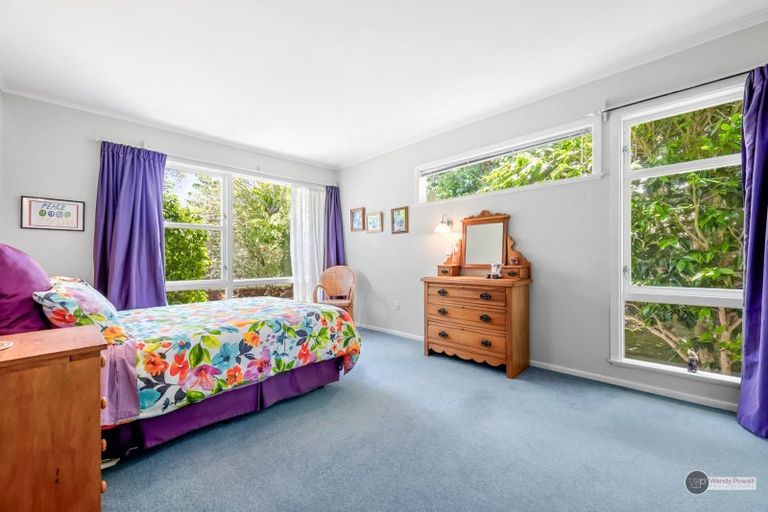 Photo of property in 18 Harewood Grove, Pinehaven, Upper Hutt, 5019