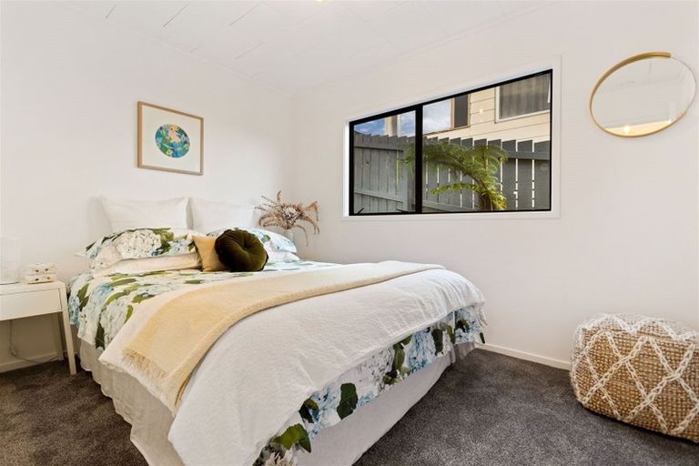 Photo of property in 1/9 Darcy Place, Massey, Auckland, 0614