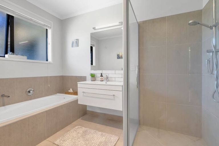 Photo of property in 6 Tavarnya Way, Patumahoe, Pukekohe, 2679