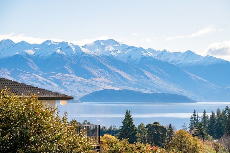 Photo of property in 15 Faulks Terrace, Wanaka, 9305