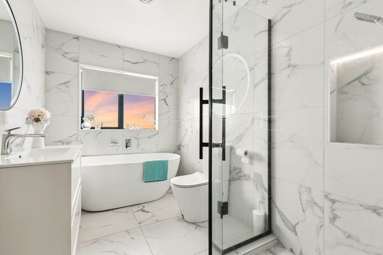 Photo of property in 44 Tannaghmore Drive, Flat Bush, Auckland, 2019