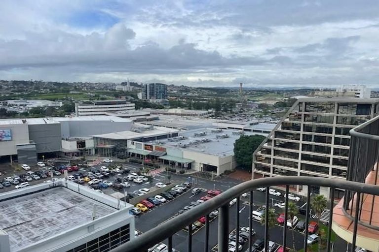 Photo of property in The Rennaissance, 15i/18 Ronwood Avenue, Manukau, Auckland, 2104