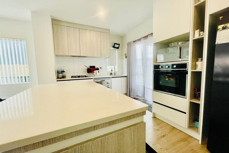 Photo of property in 5b Poruru Close, Papakura, 2110