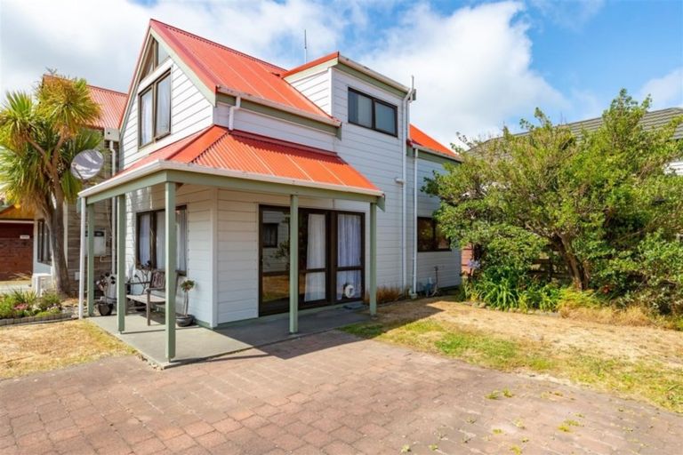 Photo of property in Princeton Gardens, 12/58 Cuba Street, Petone, Lower Hutt, 5012