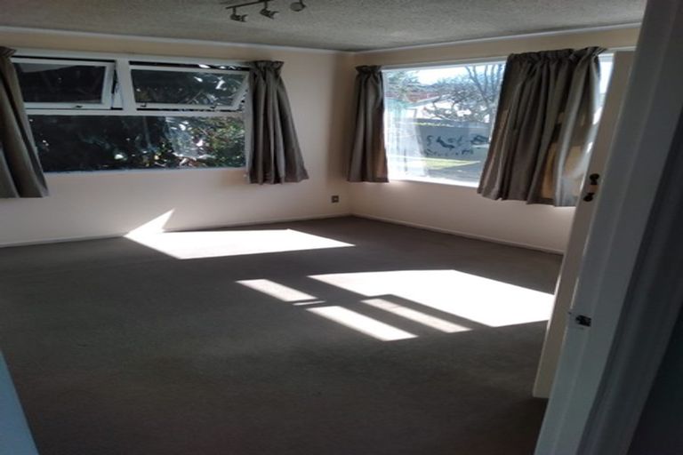 Photo of property in 8 Rotoiti Avenue, Pakuranga Heights, Auckland, 2010
