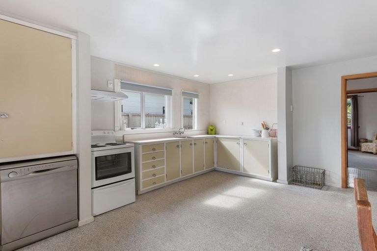 Photo of property in 75 Corson Avenue, Beckenham, Christchurch, 8023