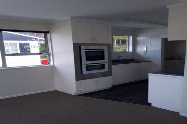 Photo of property in 2 Rajkot Terrace, Broadmeadows, Wellington, 6035
